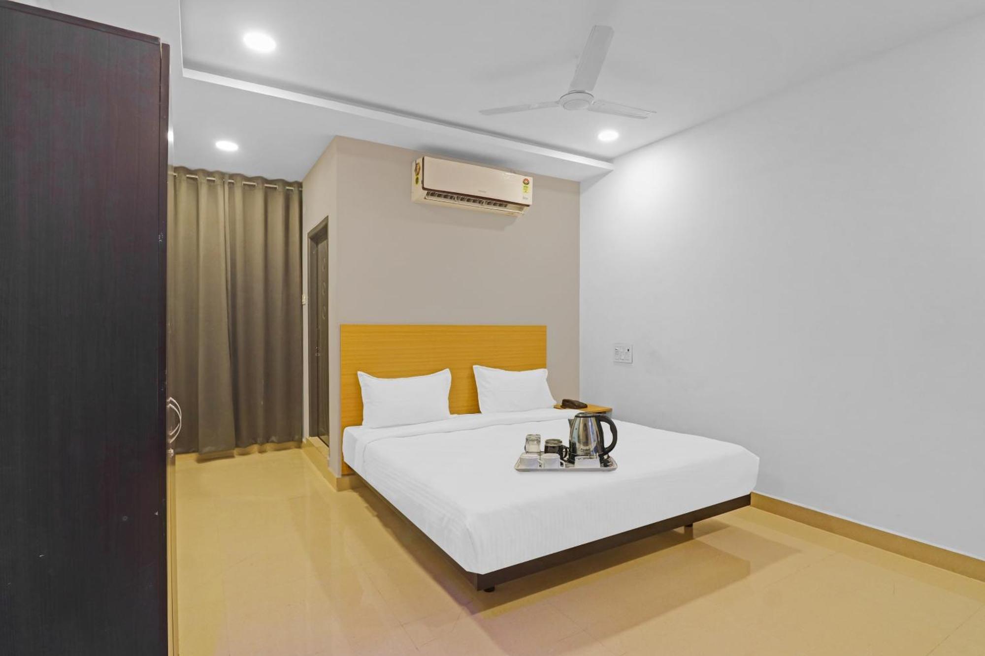 Townhouse Che Sigma Hotel ไฮเดอราบัด ภายนอก รูปภาพ
