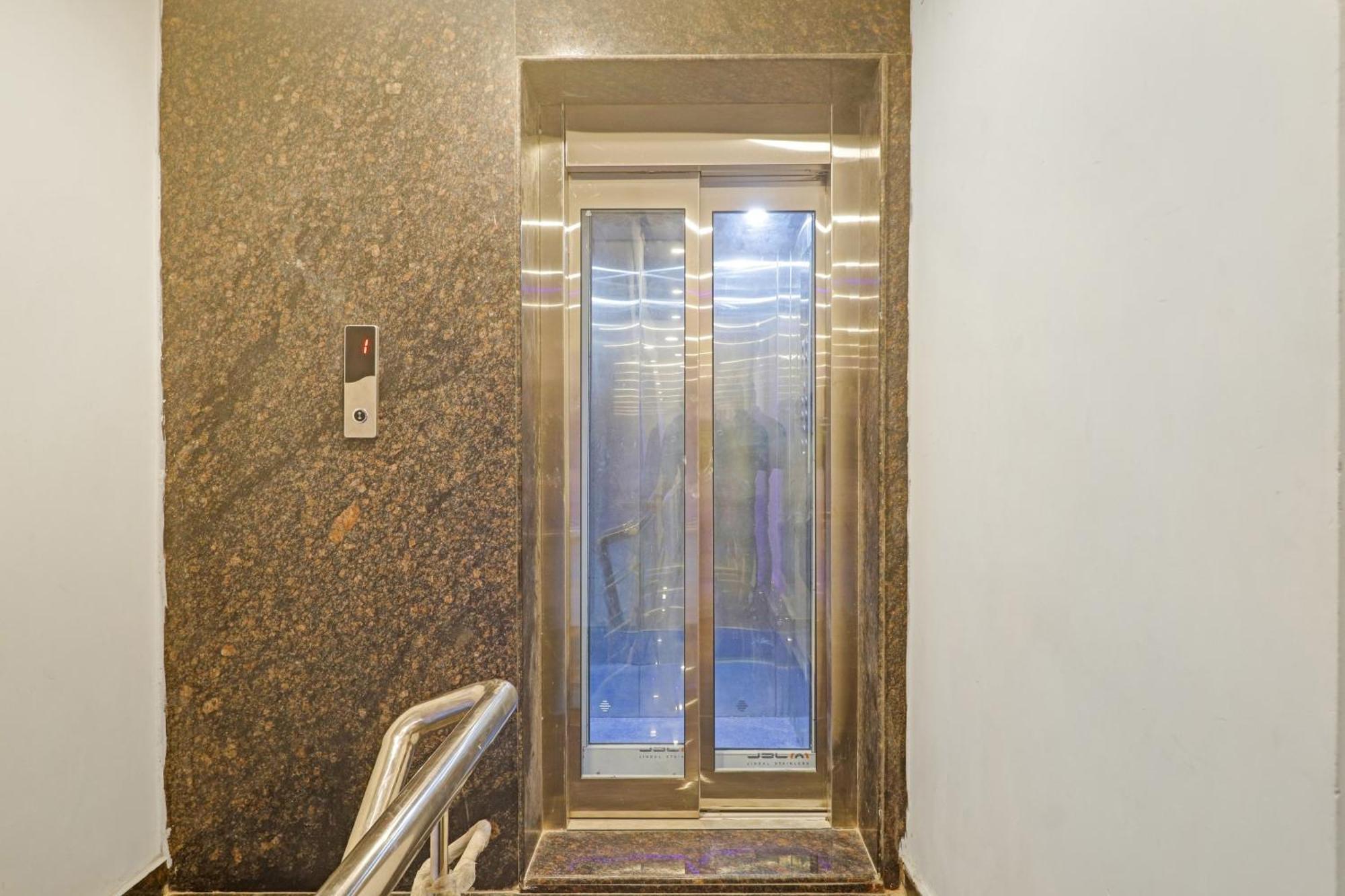 Townhouse Che Sigma Hotel ไฮเดอราบัด ภายนอก รูปภาพ