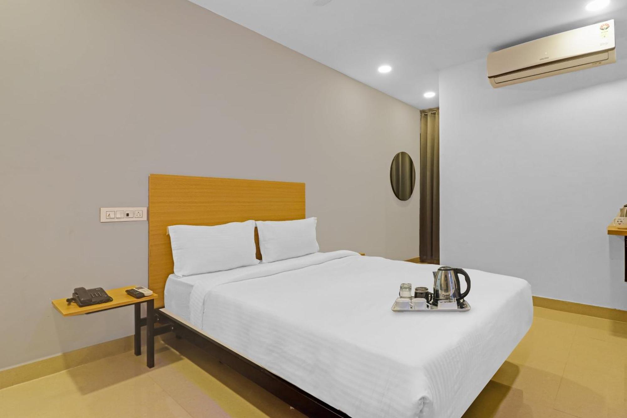 Townhouse Che Sigma Hotel ไฮเดอราบัด ภายนอก รูปภาพ