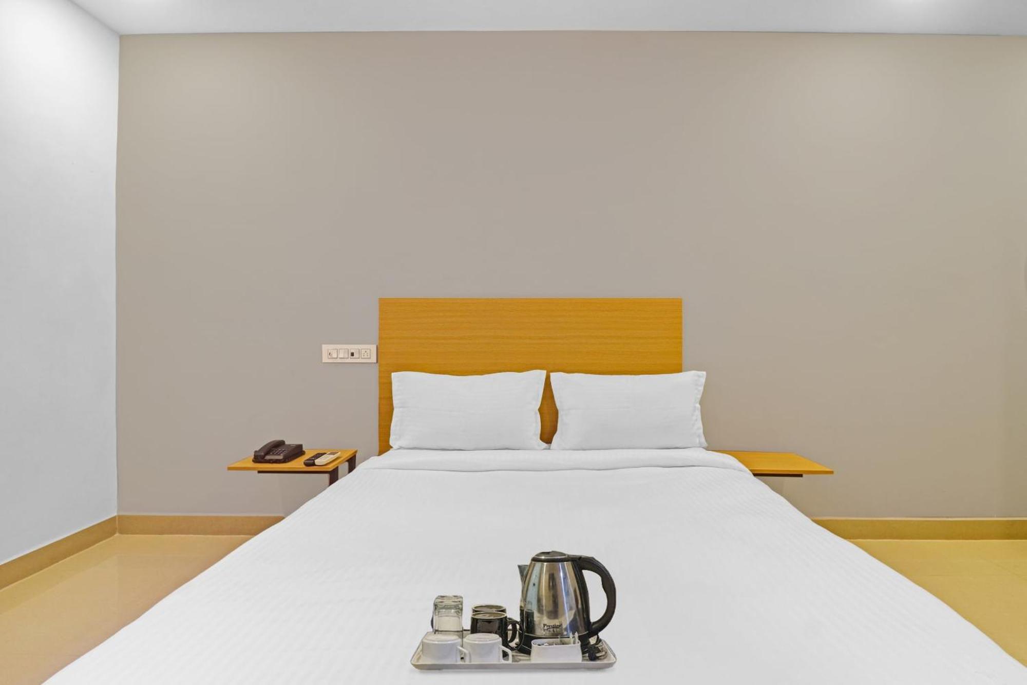 Townhouse Che Sigma Hotel ไฮเดอราบัด ภายนอก รูปภาพ