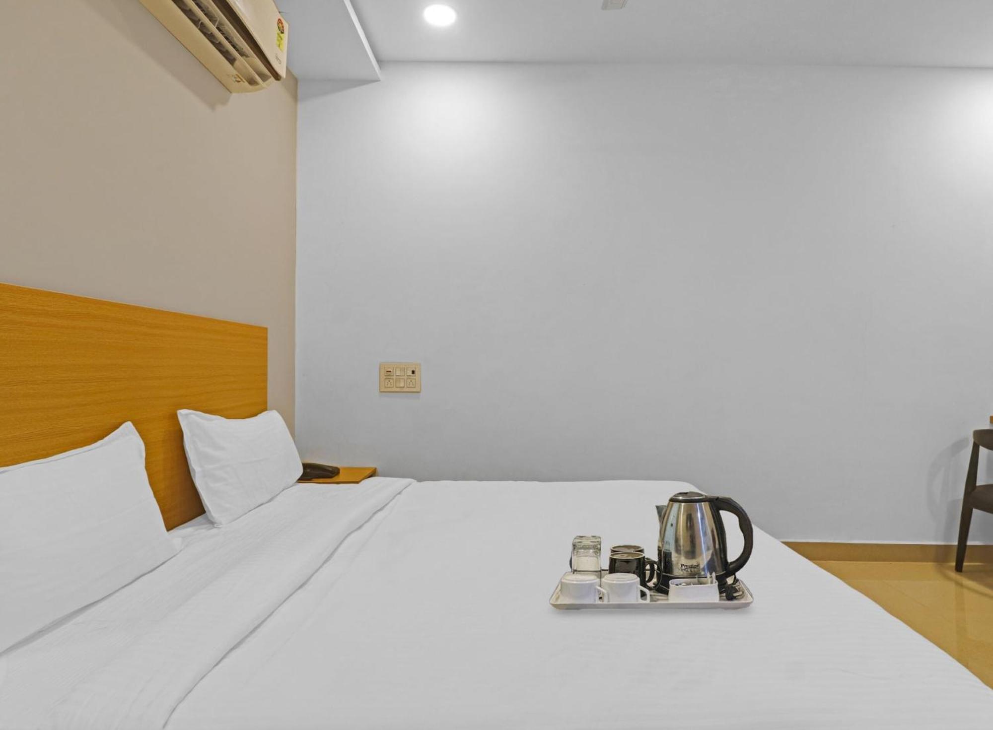 Townhouse Che Sigma Hotel ไฮเดอราบัด ภายนอก รูปภาพ
