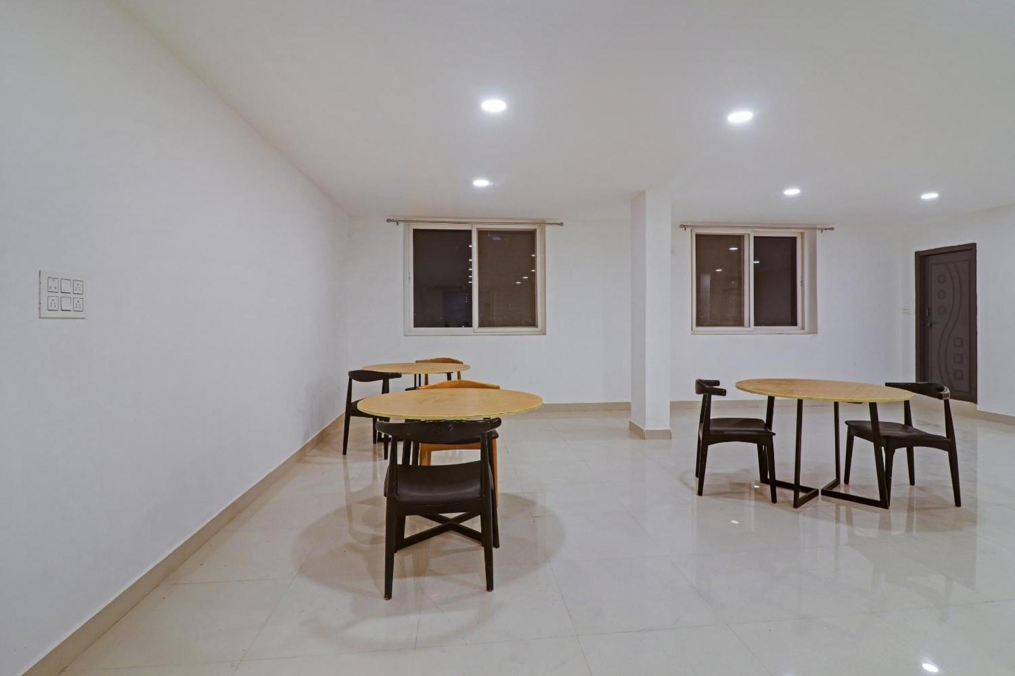 Townhouse Che Sigma Hotel ไฮเดอราบัด ภายนอก รูปภาพ