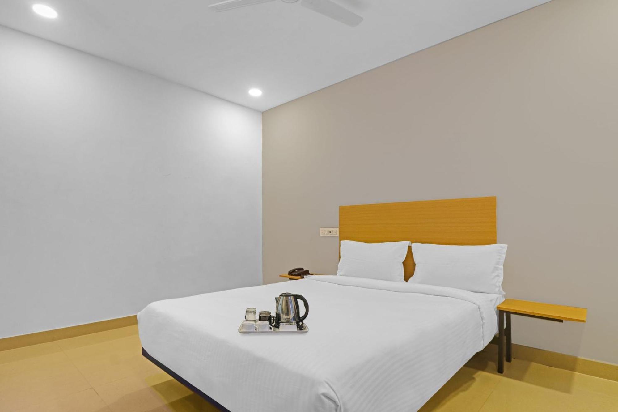 Townhouse Che Sigma Hotel ไฮเดอราบัด ภายนอก รูปภาพ