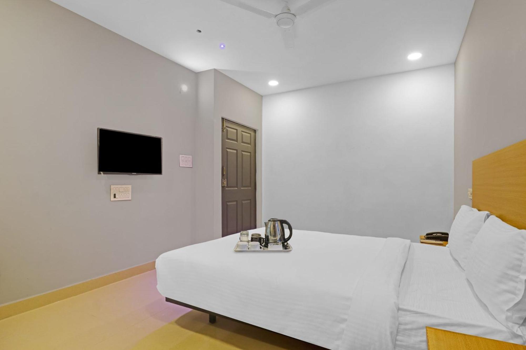 Townhouse Che Sigma Hotel ไฮเดอราบัด ภายนอก รูปภาพ