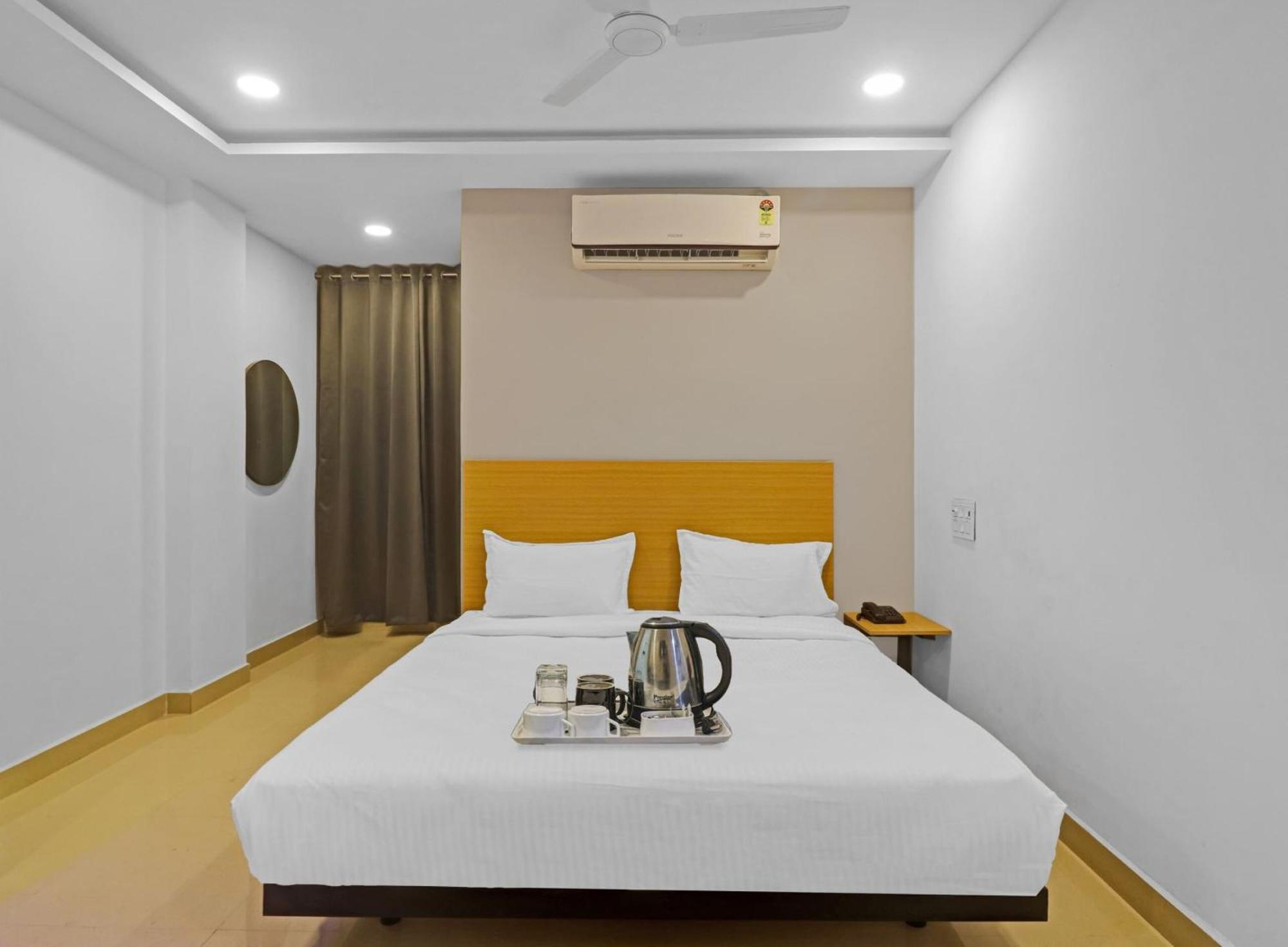 Super Townhouse Che Sigma Hotel ไฮเดอราบัด ภายนอก รูปภาพ